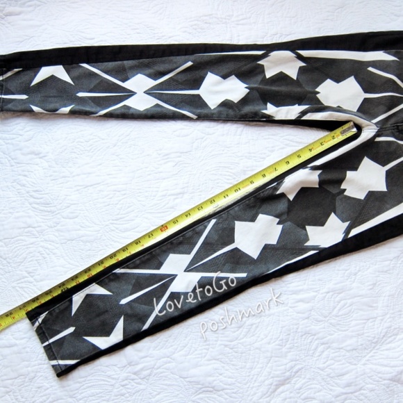 Ankle Skinny Black Jeans with geometric pattern - Picture 6 of 7